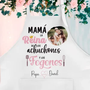 Delantal personalizado "Mamá la reina de los achuchones y los fogones"